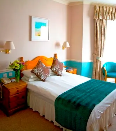 Falmouth Beach Hotel 3*